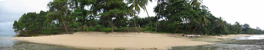 Santa Clara Beach — photo by huguesn