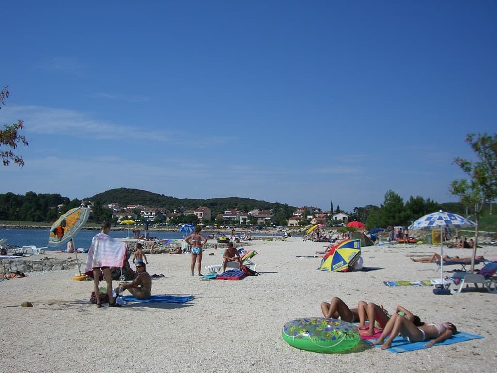 Porton Biondi Beach — photo by zhaffsky