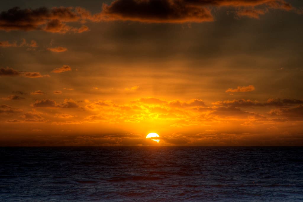 Chasing the sunset (HDR)