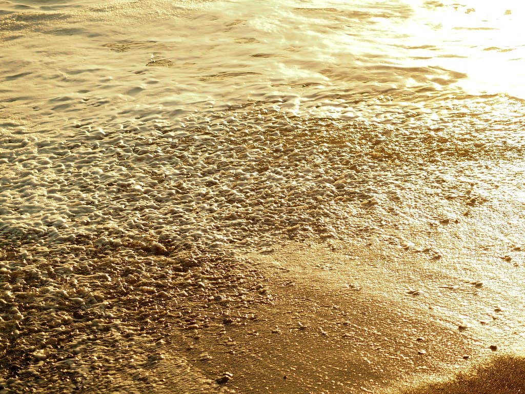 Plage Passable — photo by withnaomi