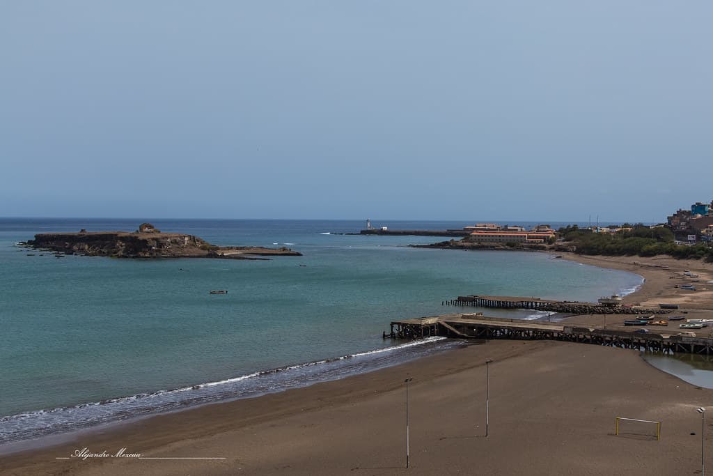 Praia Baixo — photo by Alejandro Mezcua Gonzalez