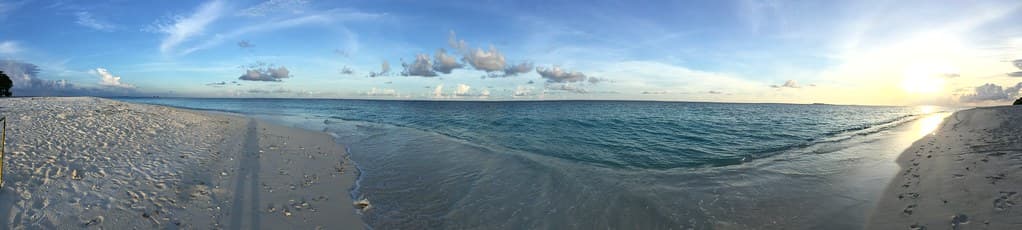 Ukulhas Lagoon Edge — photo by fizaen
