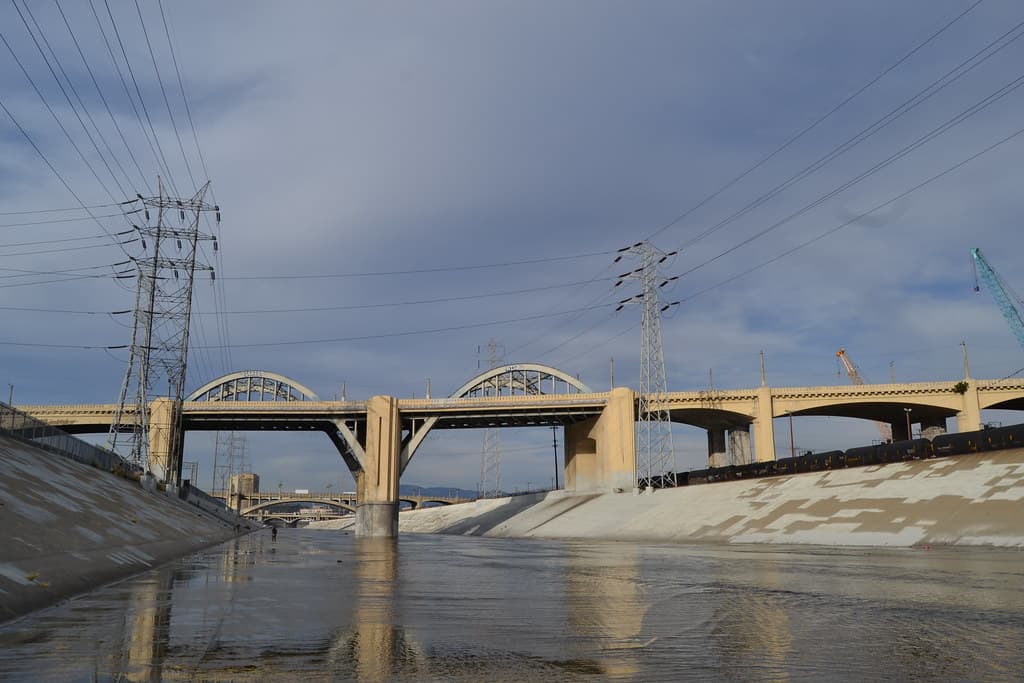 Bittersweet end to the 6th Street Bridge in soL selegnA