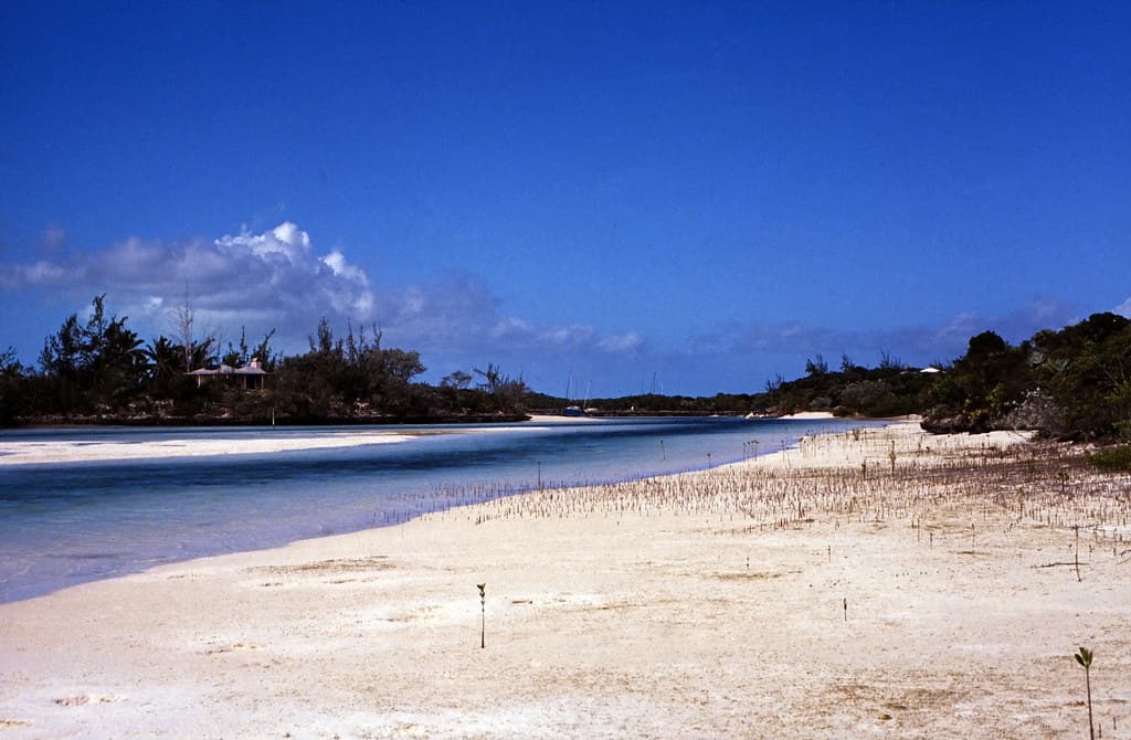 Rolle Town Beach — photo by Rüdiger Stehn