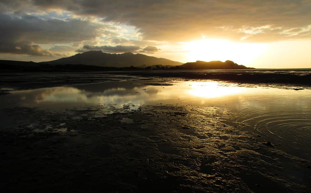 Manu Bay — photo by JayVeeAre (JvR)