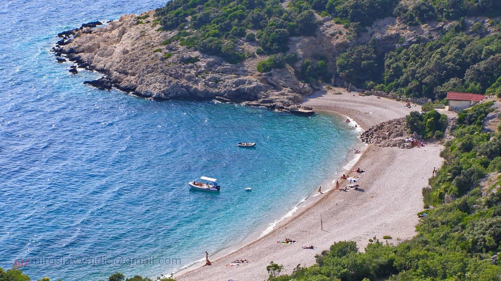 Valun Beach — photo by Miroslav Vajdić