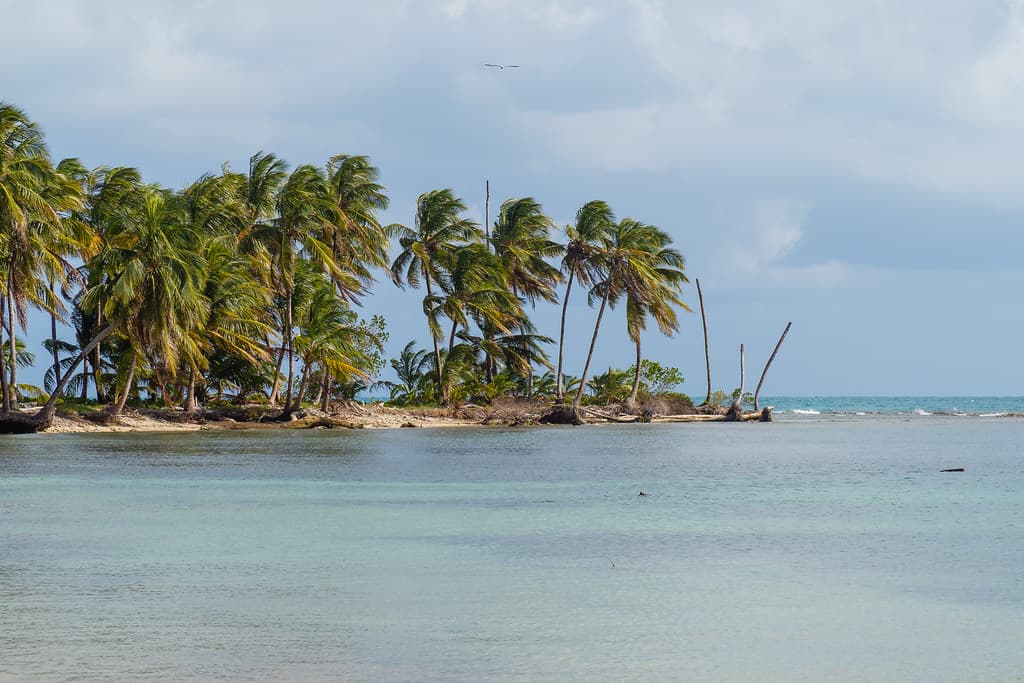 Man O' War Cay Beach — photo by alschim