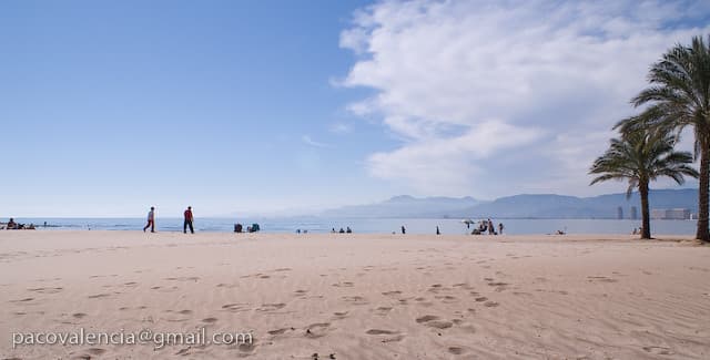 Playa de San Antonio — photo by PacoValencia