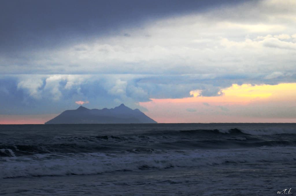 Bazzano Beach — photo by Wendy Longo photography