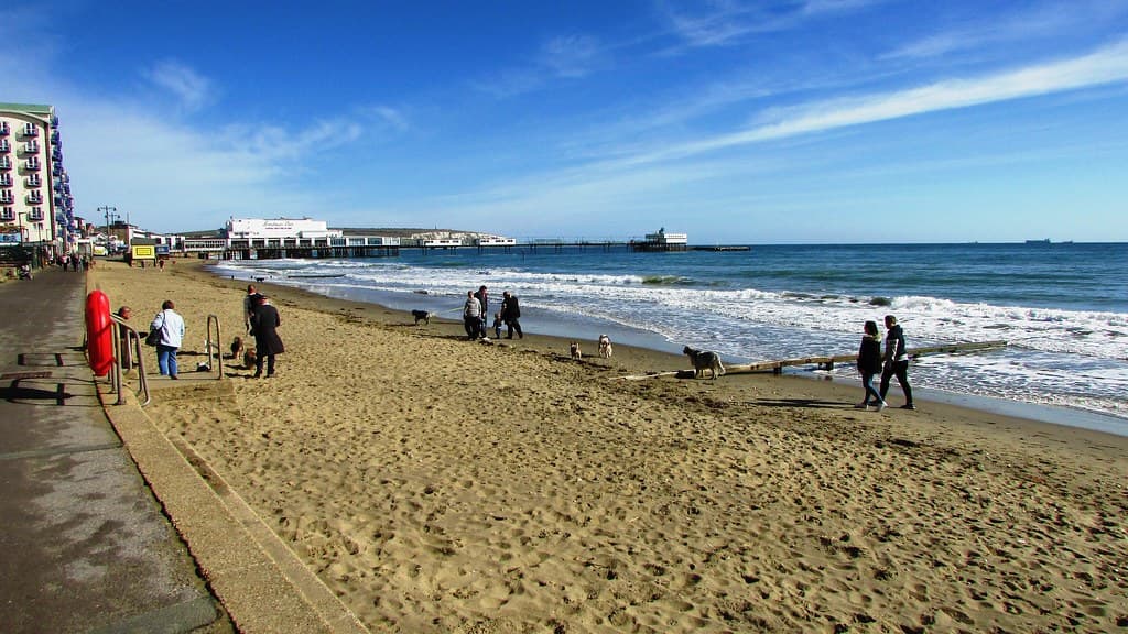 Sandown Beach — photo by ronsaunders47