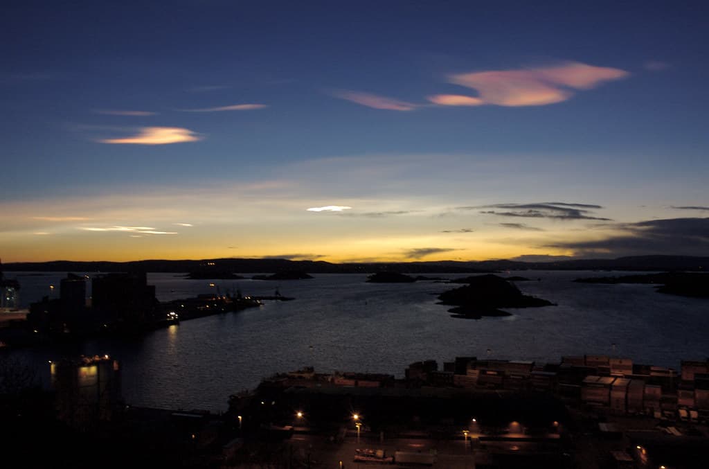 Hvervenbukta Beach