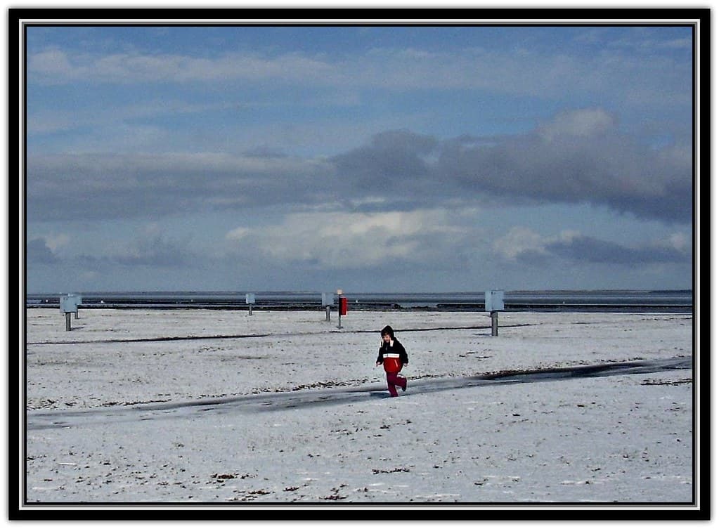 Bensersiel Mainland Beach — photo by Juergen Kurlvink