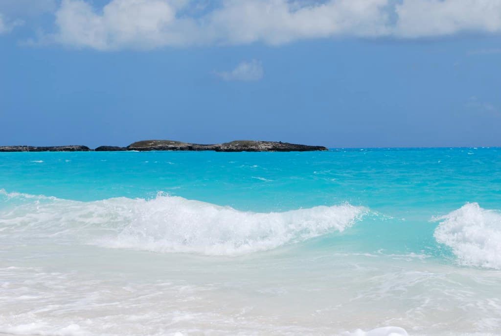 Monument Beach — photo by Vixi Pixi