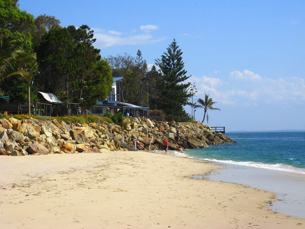 Flindres Beach, Amity Point