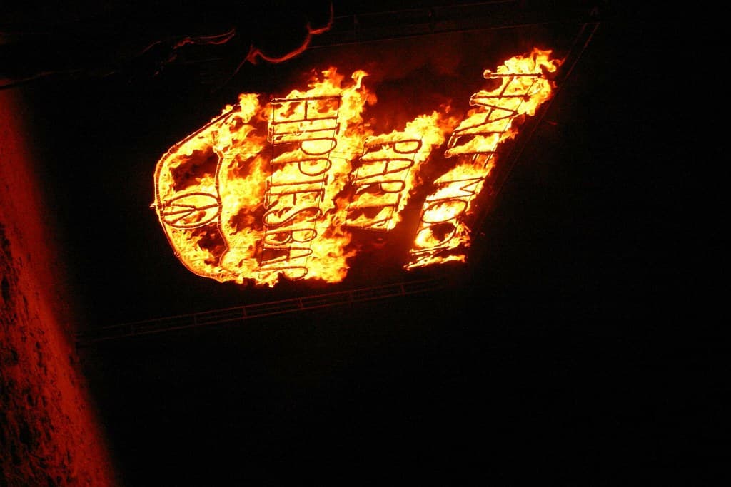 1034-Thailand-Ko Phi Phi (Hin Kohm Beach-Hippies Bar)