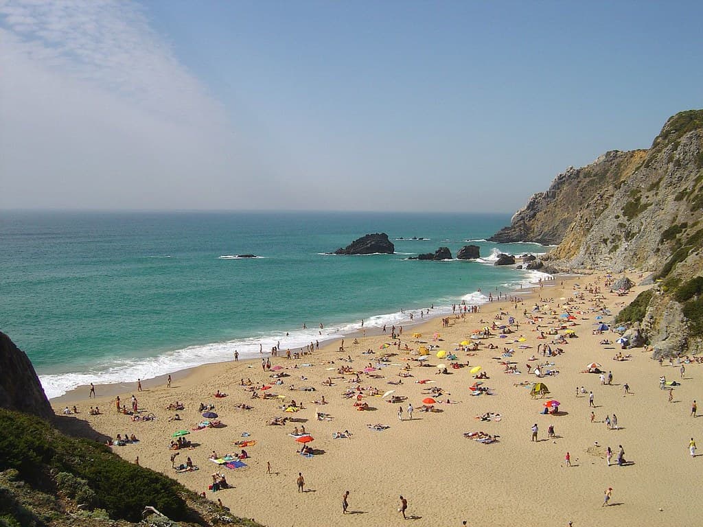 Praia das Maçãs — photo by Portuguese_eyes