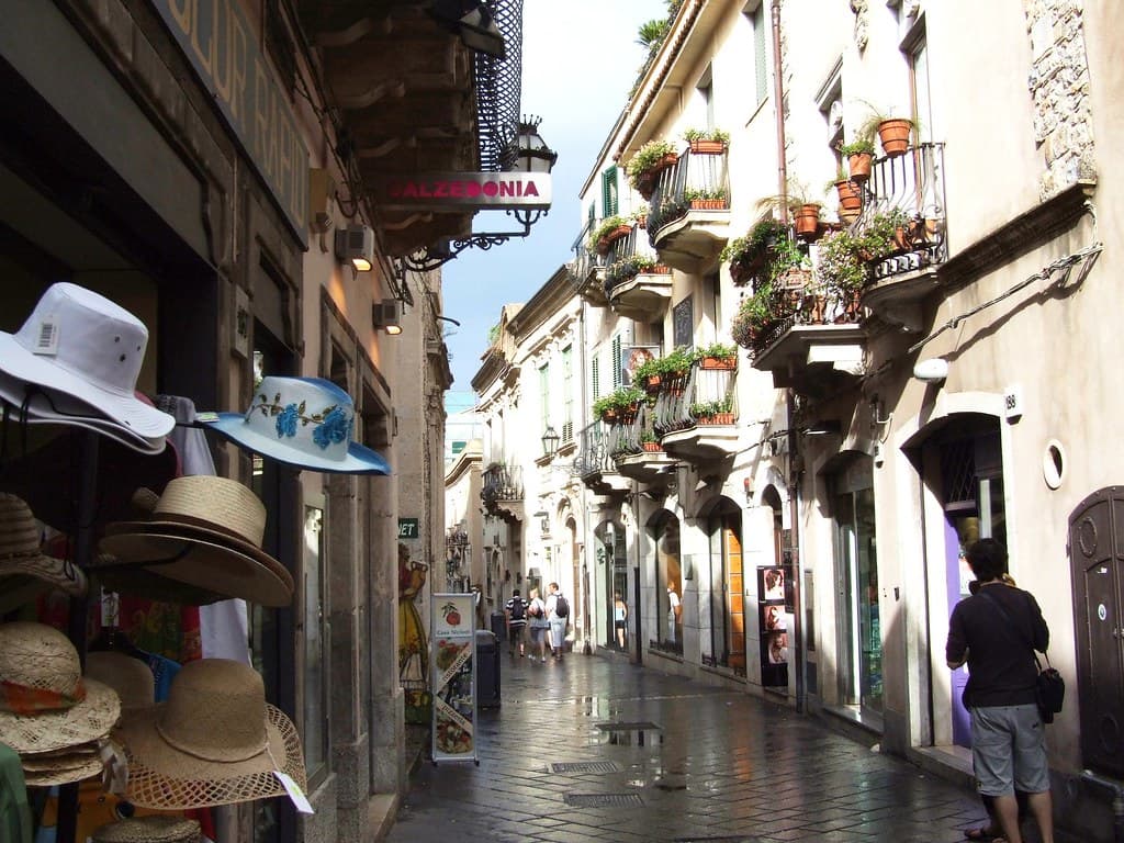 Taormina-Sicilia-Italy - Creative Commons by gnuckx
