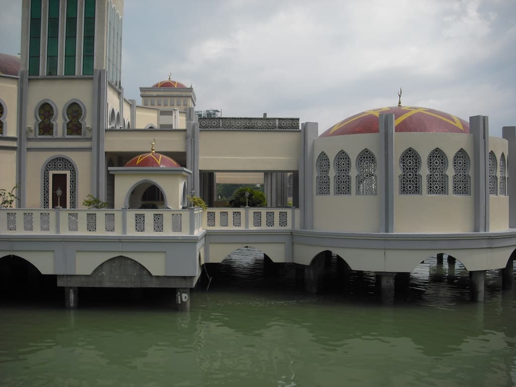 retire overseas Malaysia Penang Floating Mosque