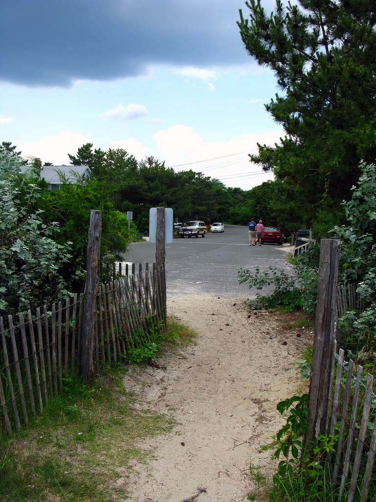 2009 07 03 - 7100 - Barnegat Light - 3rd St Path
