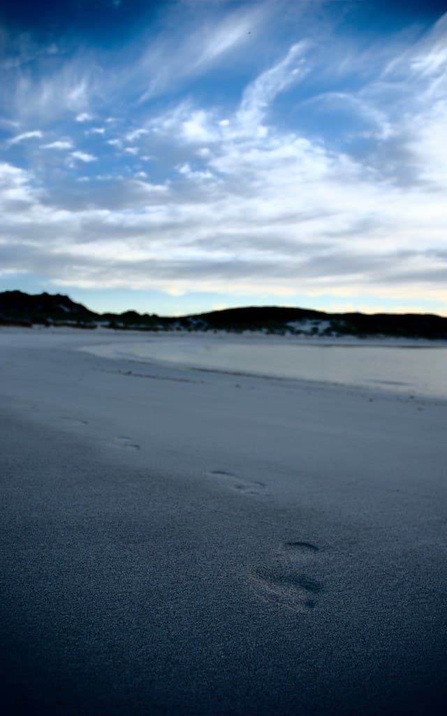 hanson bay - footprints