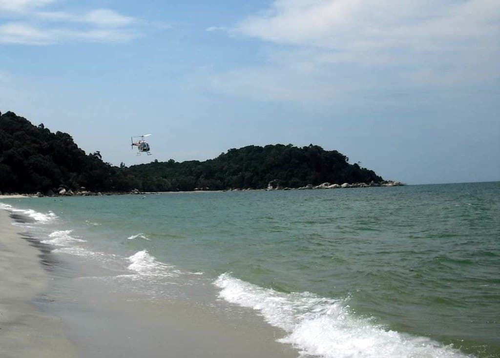 immigrate asia auswandern malaysia strände kuantan beach hubschrauber helicopter