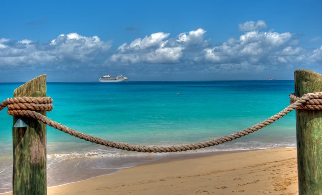 Fort Bay Beach — photo by Ed Yourdon