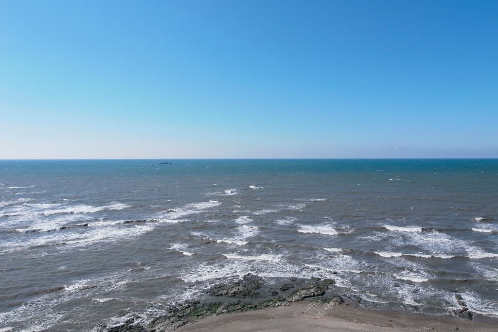 Omaezaki Lighthouse Coast Beach — photo by BONGURI