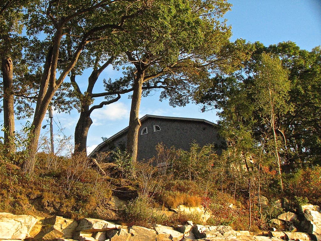 Greenwood Garden Playhouse (1884/1891) – view from the beach below