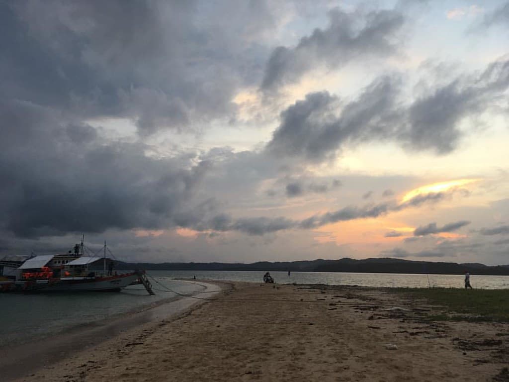 Bakaw-Bakaw Island Beach — photo by lodrose
