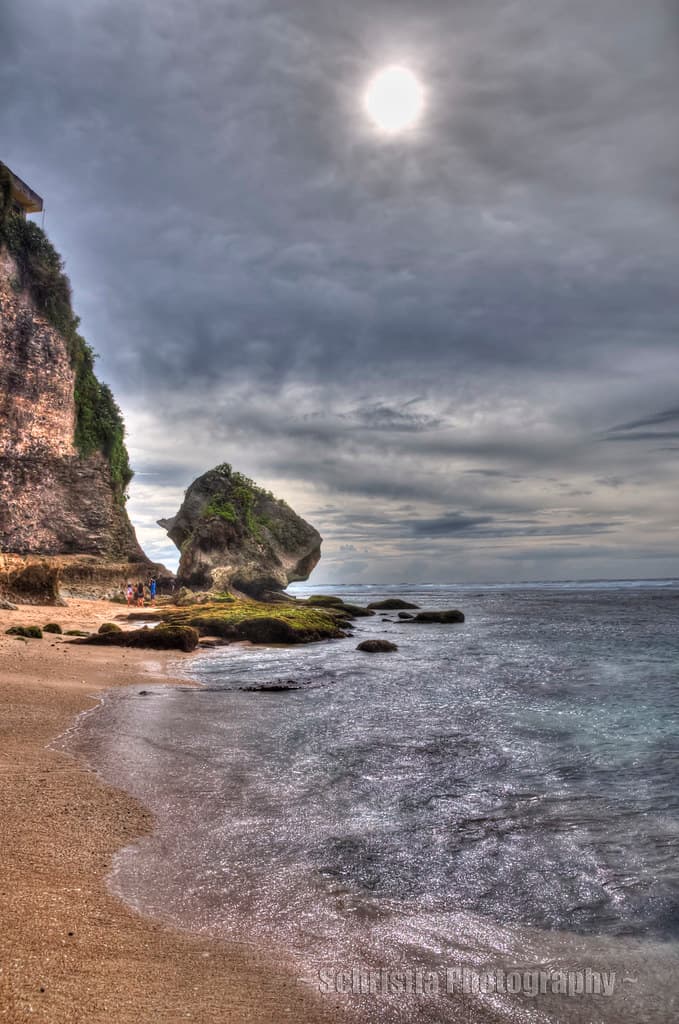 Suluban Beach, Uluwatu, Bali (DSC6442_3_4)