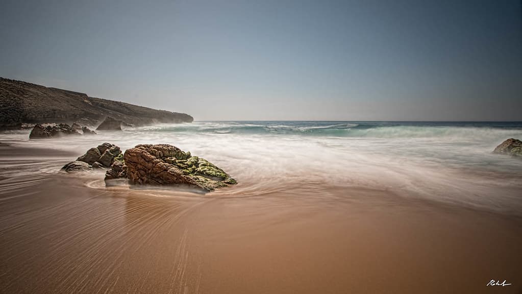 Praia da Rainha — photo by Roberto aka Nomadfoto