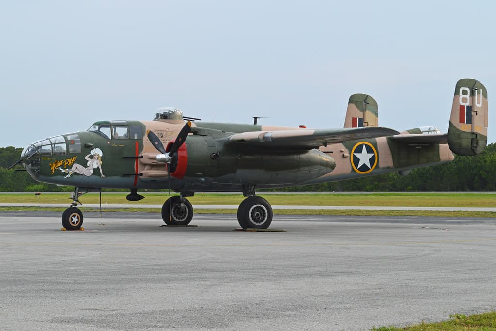 North American B-25J Mitchell '327868 / 8U' 'Yellow Rose' (N25YR)