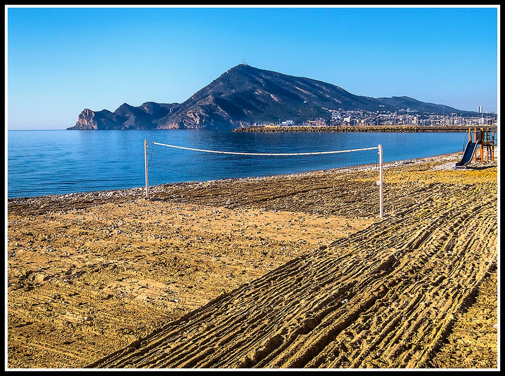Playa de la Roda — photo by edomingo