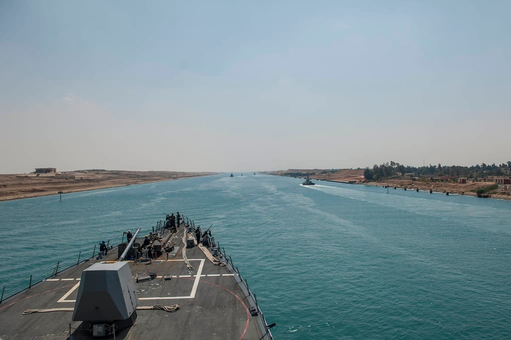 USS TRUXTON (DDG 103)_140325-N-EI510-260