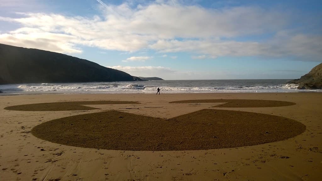 Poppit Sands — photo by papalamour