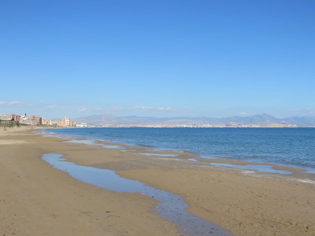 Playa del Carabassí — photo by TijsB