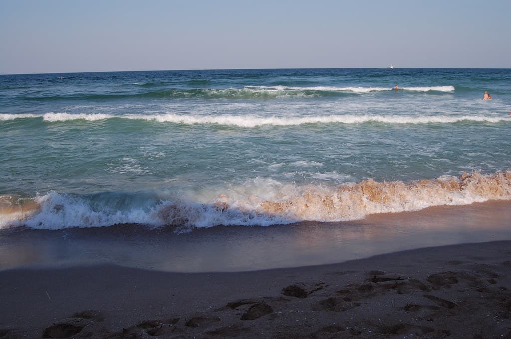 Eforie Nord Beach — photo by hbunny