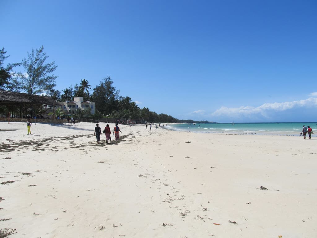 Maweni Beach — photo by huguesn