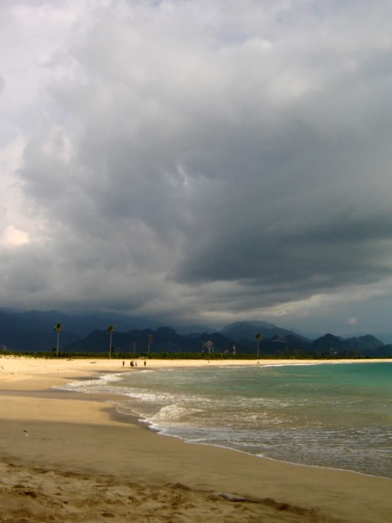 Cloudy afternoon at Lampuuk