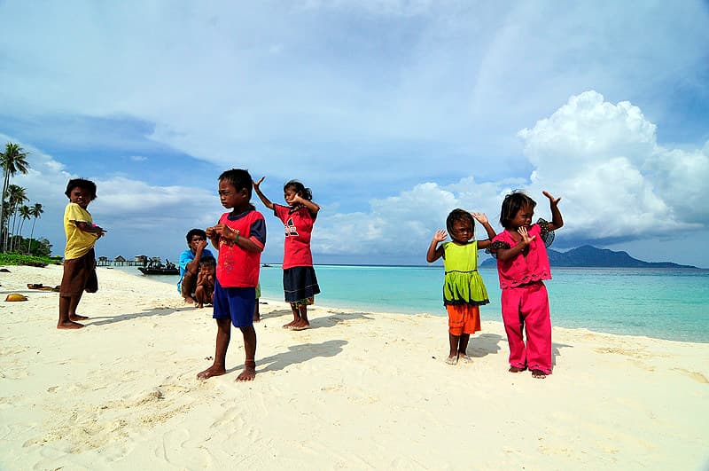 Pulau Sibuan menari2