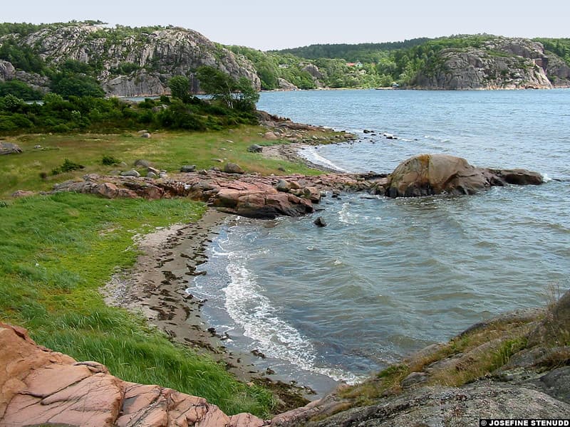 Hunnebostrand Beach — photo by ratexla (protected by Pixsy)