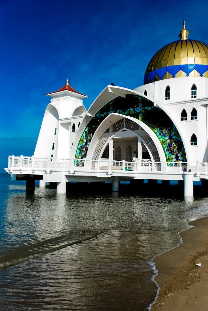The Straits Mosque @ Masjid Selat Melaka