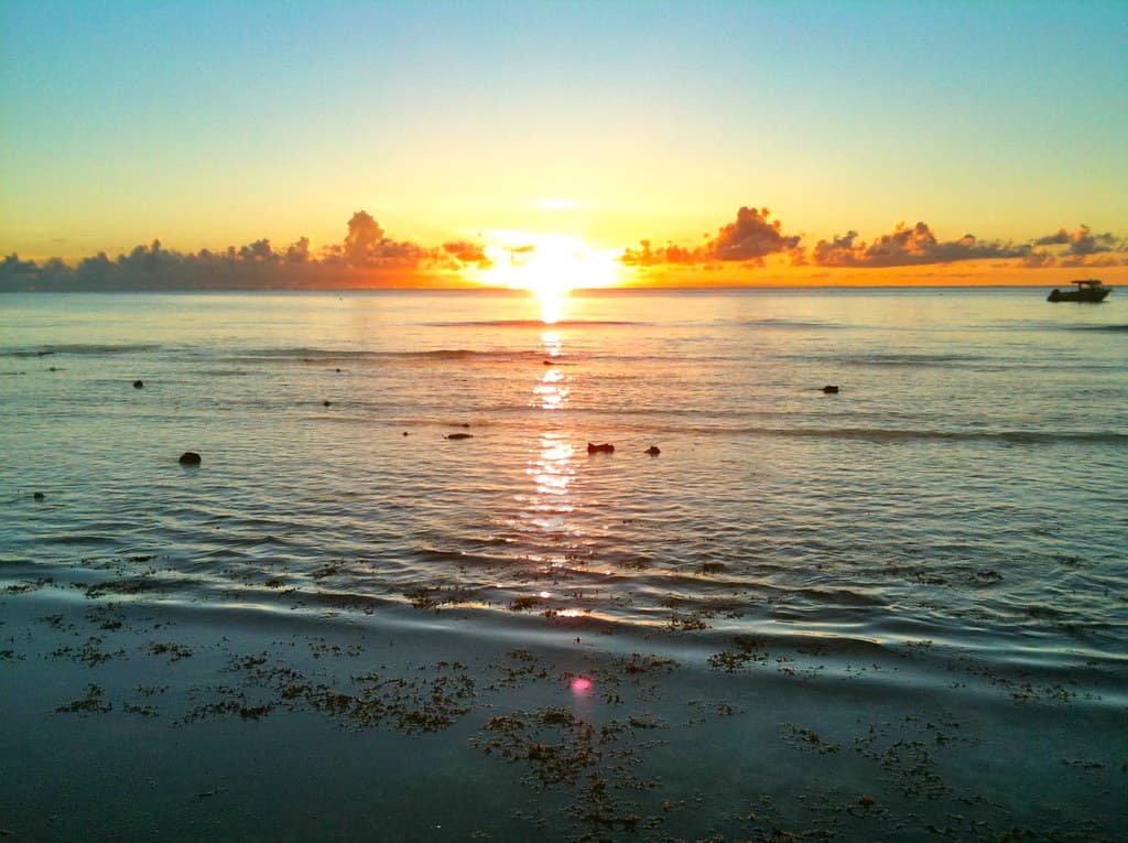 Somosomo Beach — photo by davesag