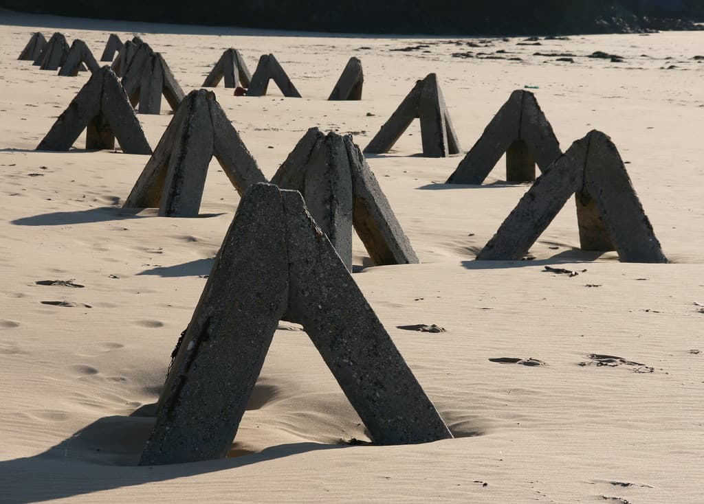 Les vestiges, plage de Lostmarc'h