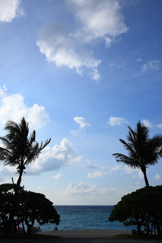 Kariyushi Beach — photo by mrhayata