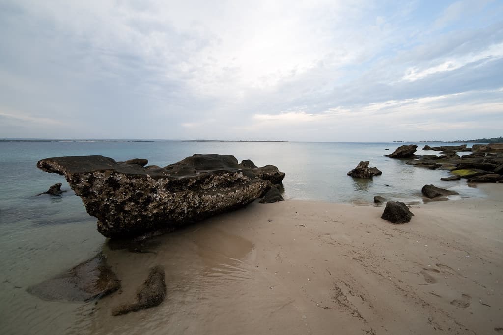 Fernão Veloso Bay Beach — photo by Stig Nygaard