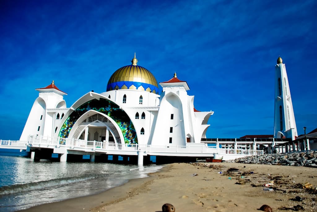The Straits Mosque @ Masjid Selat Melaka