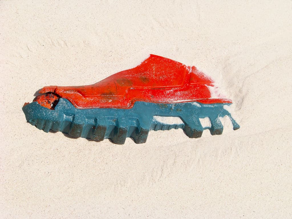 Plage des Sables Rouges