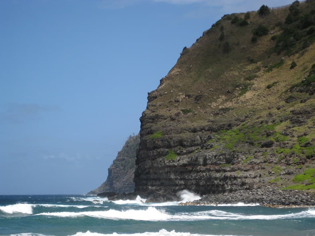 Halawa Beach Park, Moloka'i: Cliffs