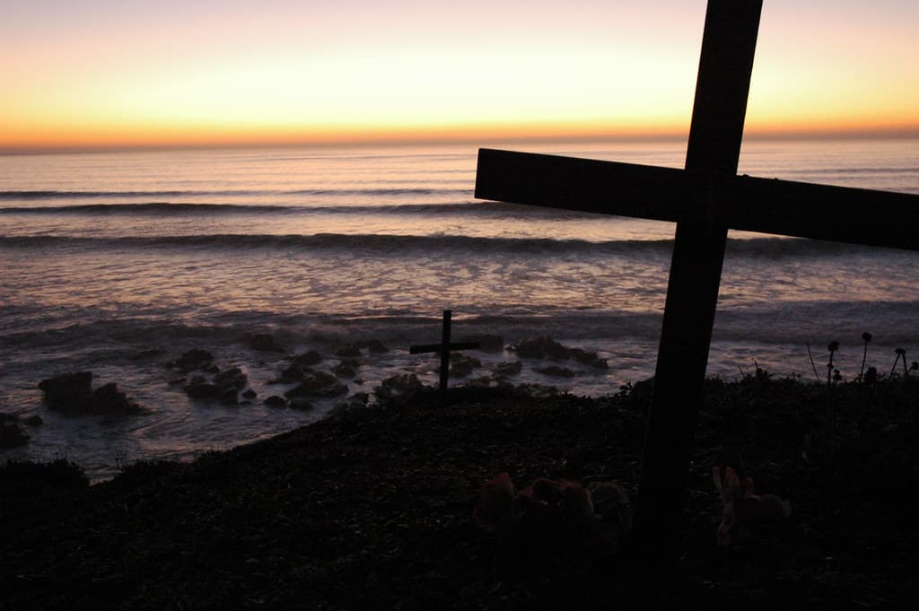 2 Crosses at Surfers Memorial site, Bodhisattva Beach near Pillar's Point / Mavericks, Pacific Coast, California, USA